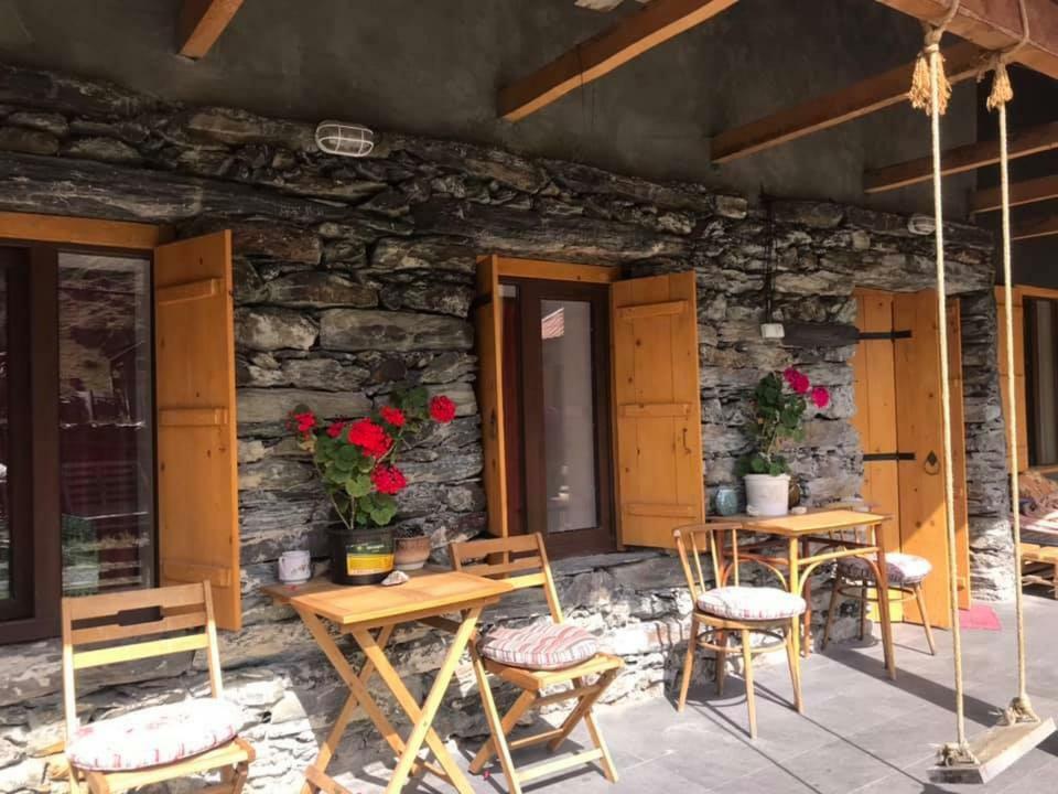 Sno House In Kazbeg Hotell Exteriör bild